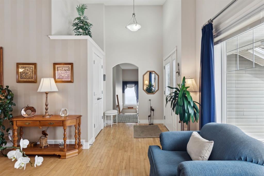 657 Woodside Court NW