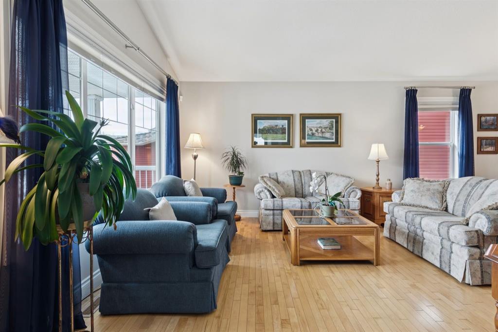 657 Woodside Court NW