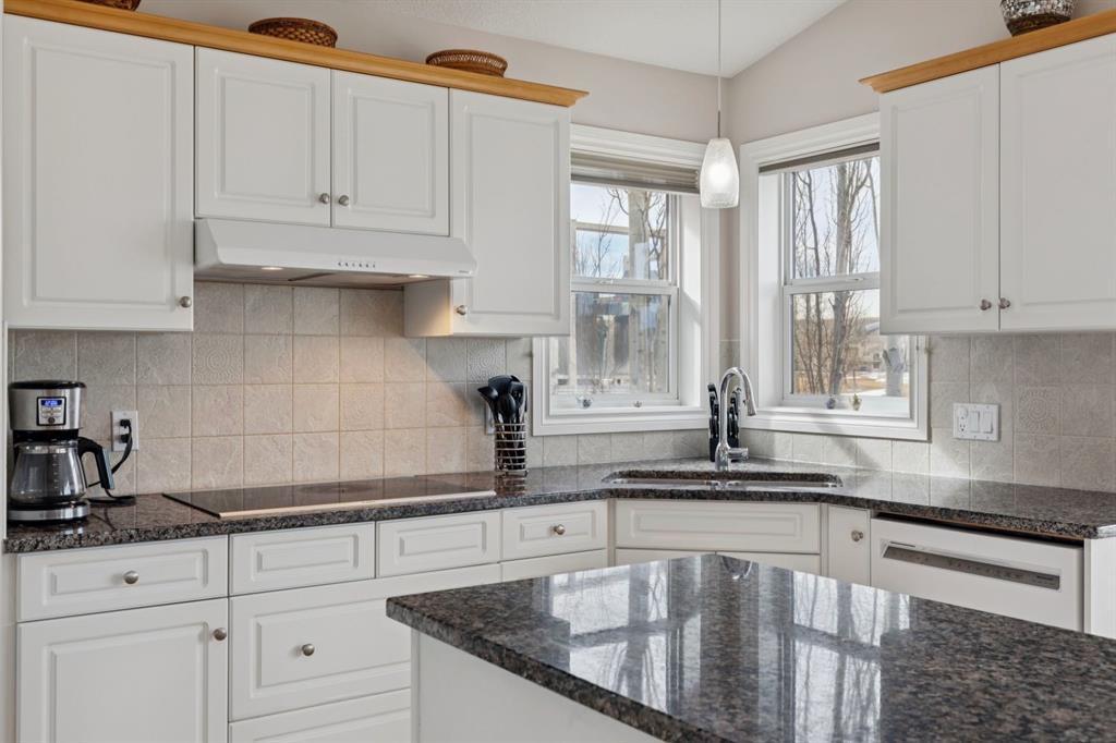 657 Woodside Court NW