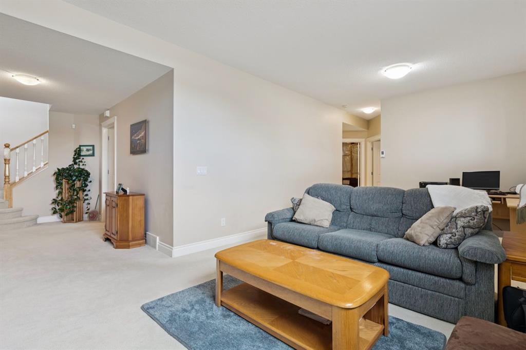 657 Woodside Court NW