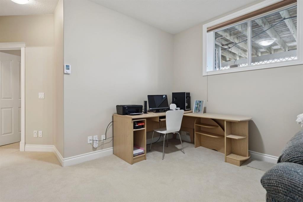 657 Woodside Court NW