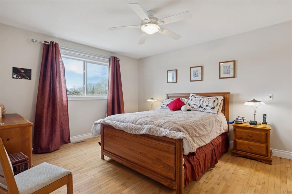 657 Woodside Court NW