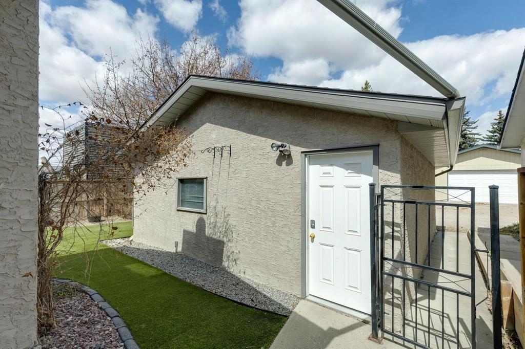 145 Alpine Crescent SE