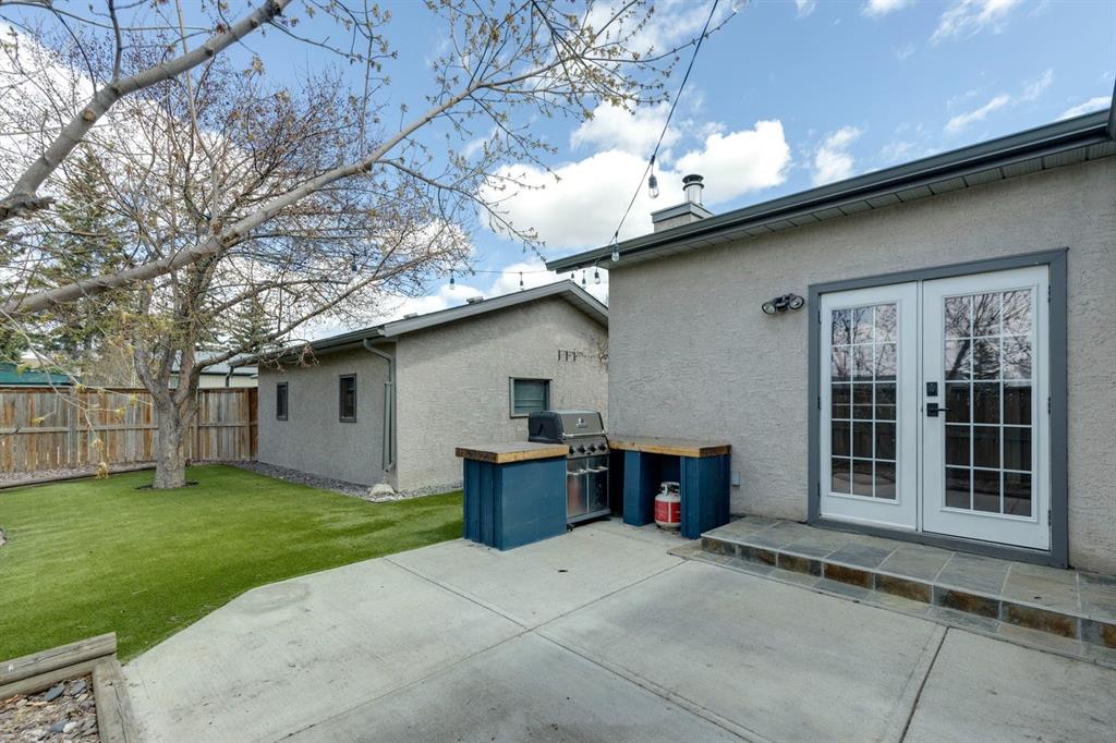145 Alpine Crescent SE