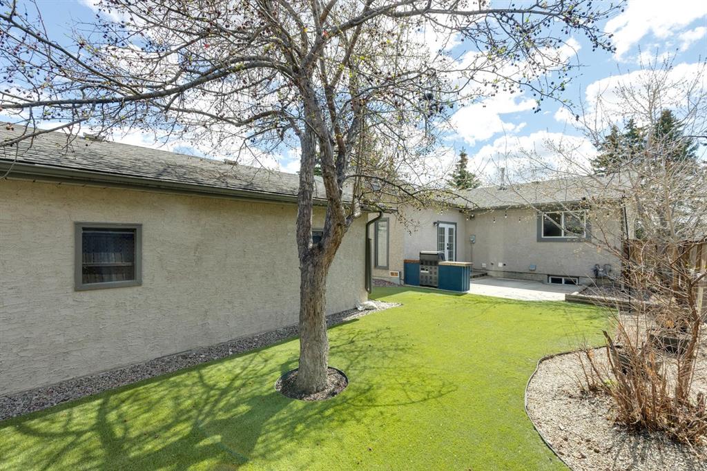 145 Alpine Crescent SE