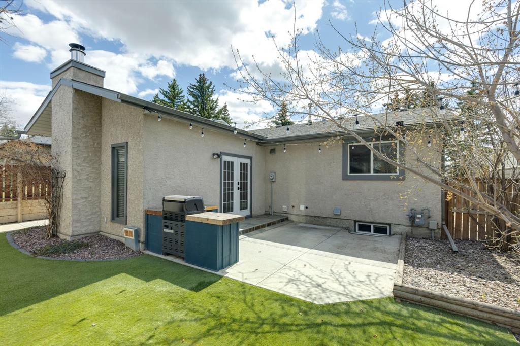 145 Alpine Crescent SE