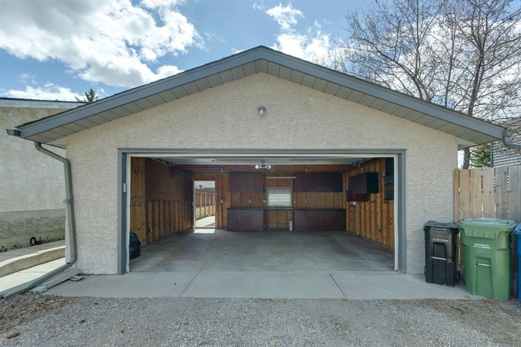 145 Alpine Crescent SE