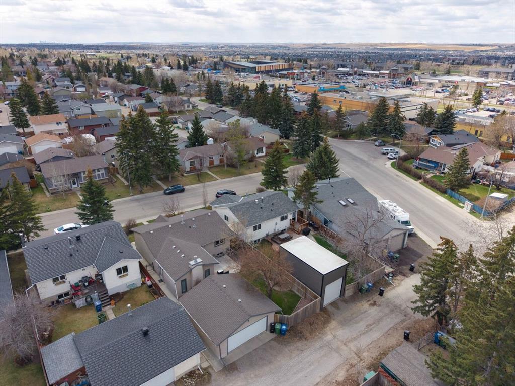 145 Alpine Crescent SE