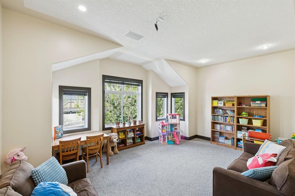 957 Coopers Drive SW