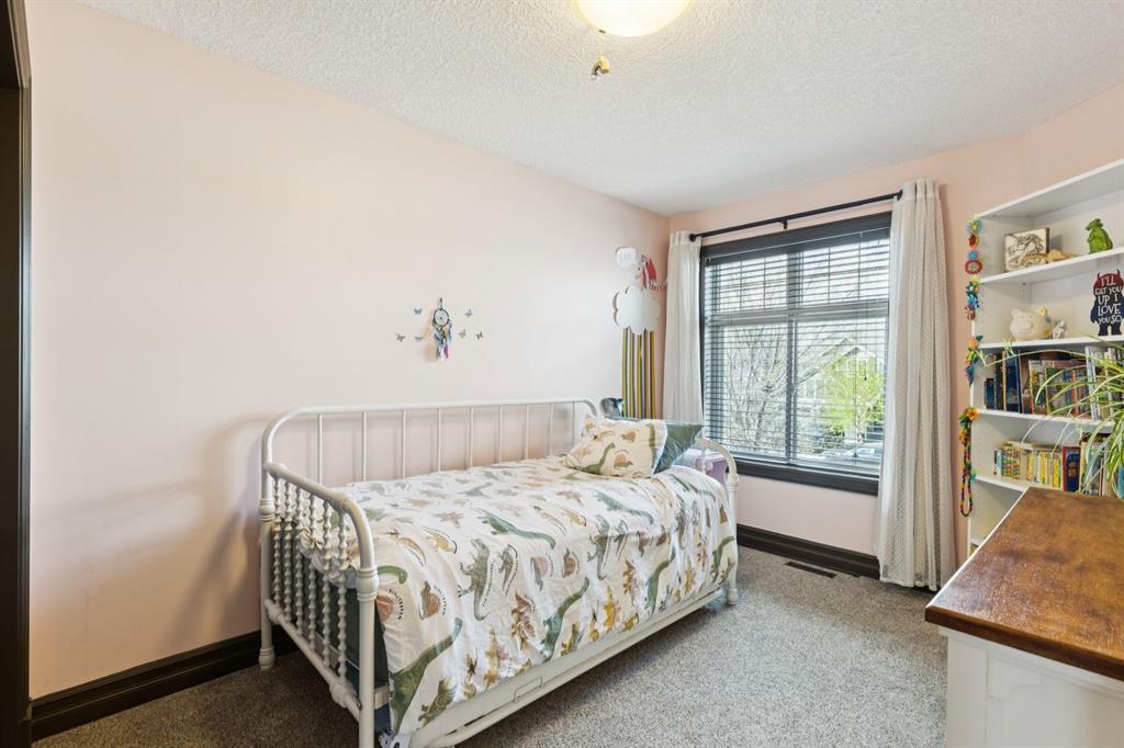 957 Coopers Drive SW