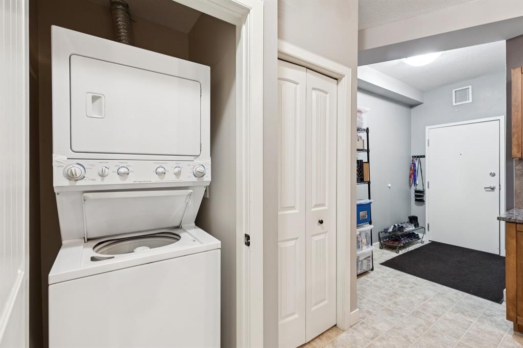132 1 Avenue NW Unit: 406