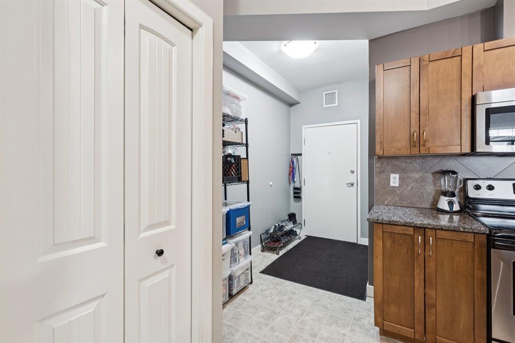 132 1 Avenue NW Unit: 406