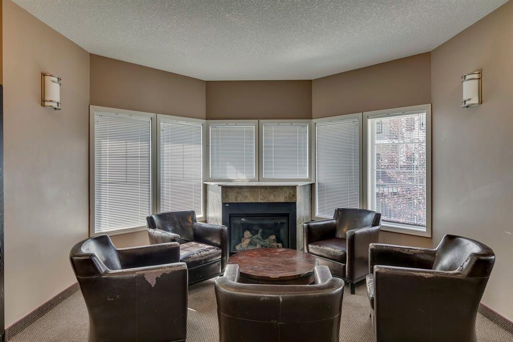 20 Royal Oak Plaza NW Unit: 210