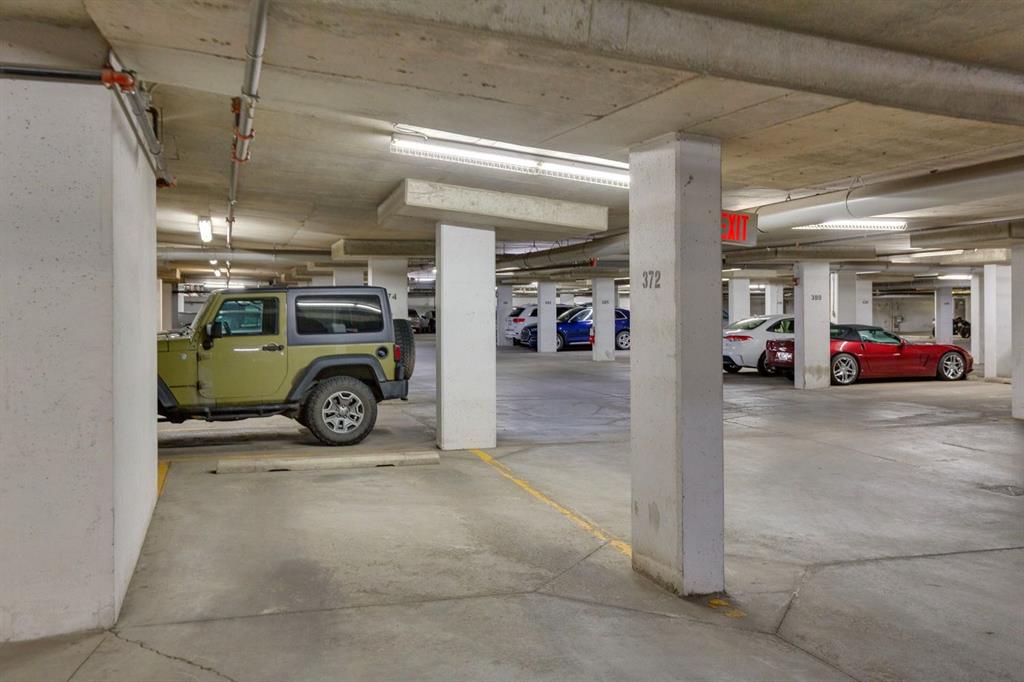 20 Royal Oak Plaza NW Unit: 210