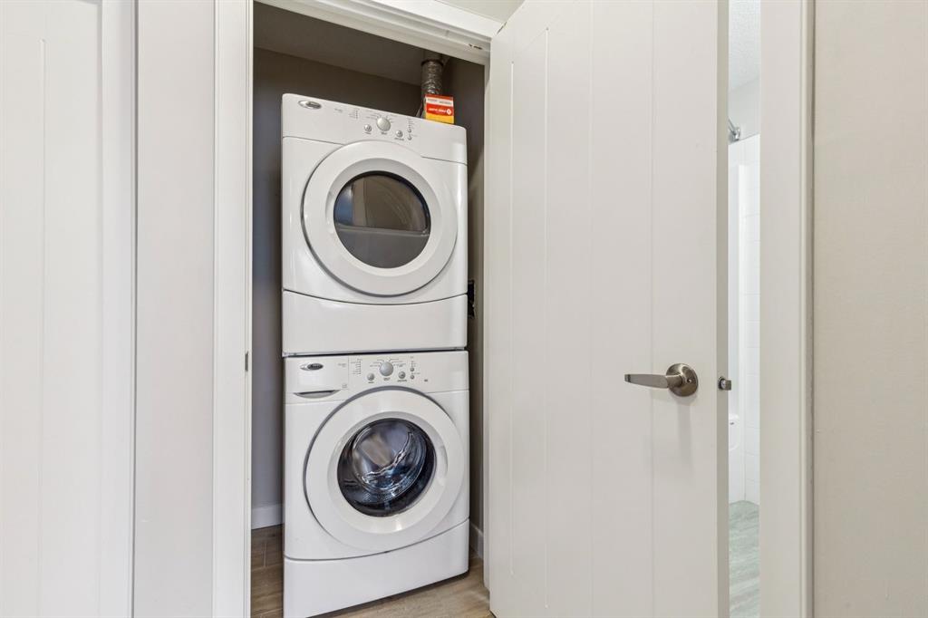 20 Royal Oak Plaza NW Unit: 210