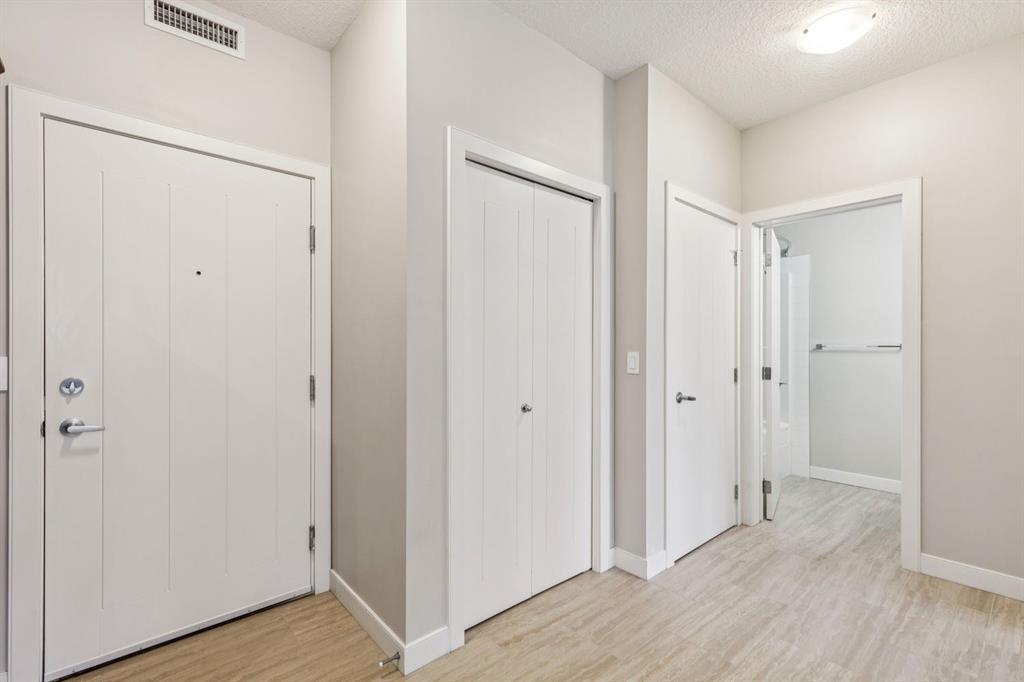 20 Royal Oak Plaza NW Unit: 210