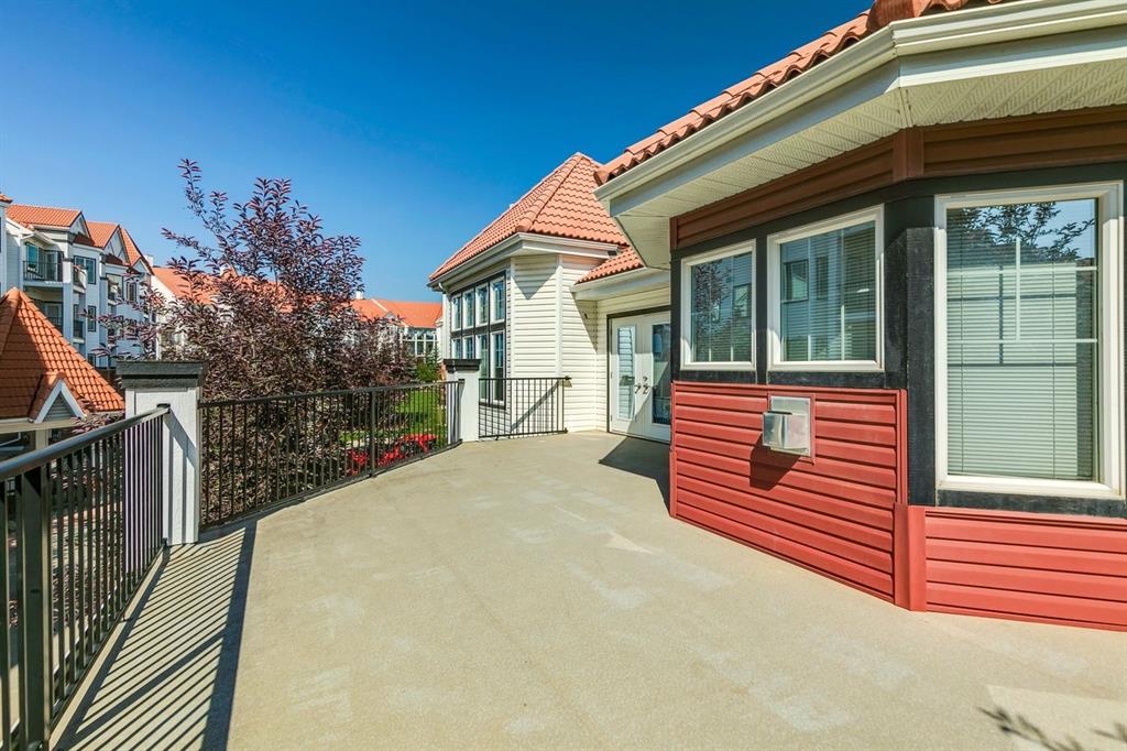 20 Royal Oak Plaza NW Unit: 210