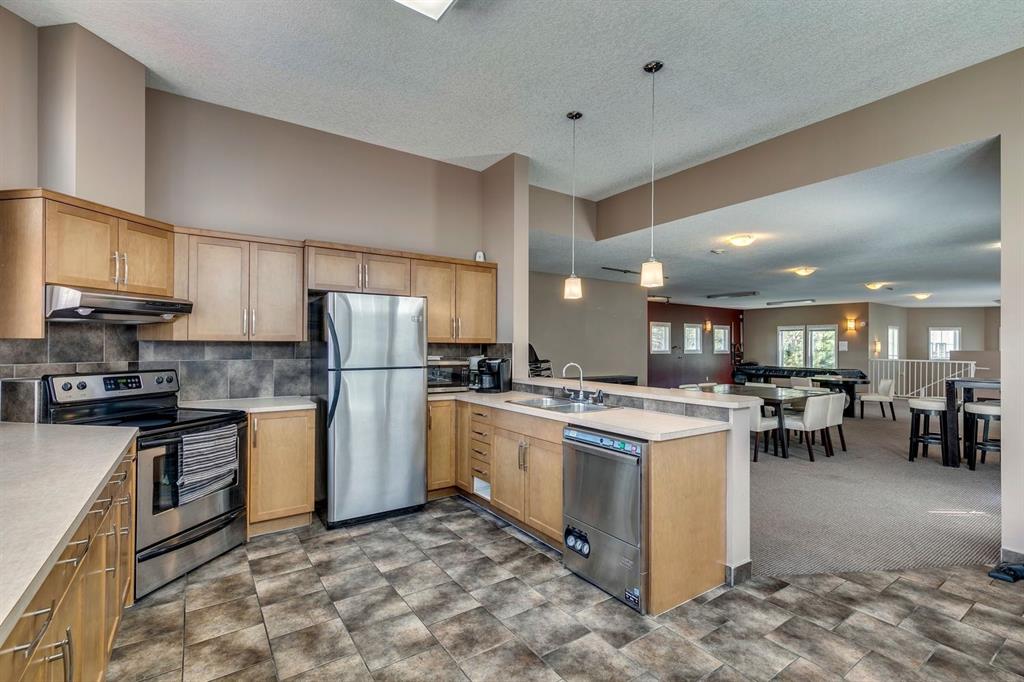 20 Royal Oak Plaza NW Unit: 210