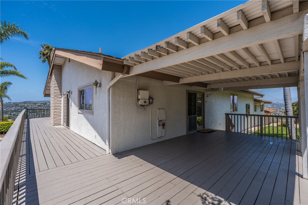 33132 Valle Road