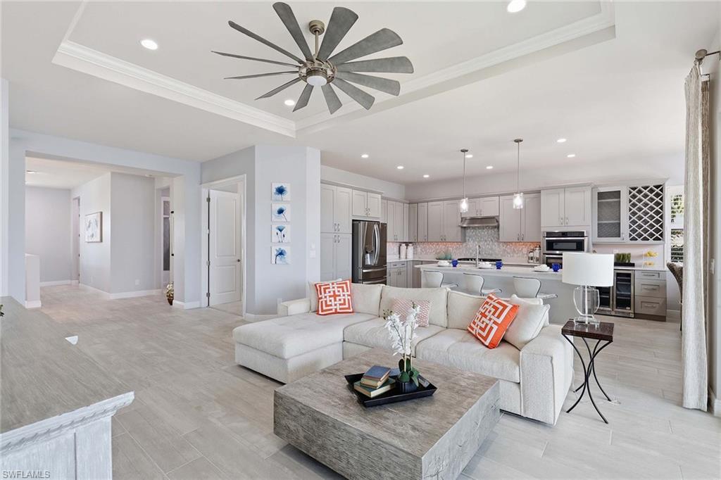 8936 Saint Lucia DR 201