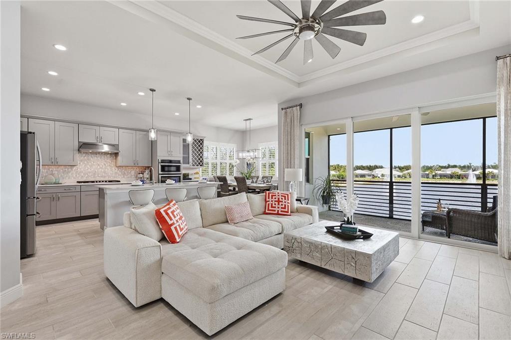 8936 Saint Lucia DR 201