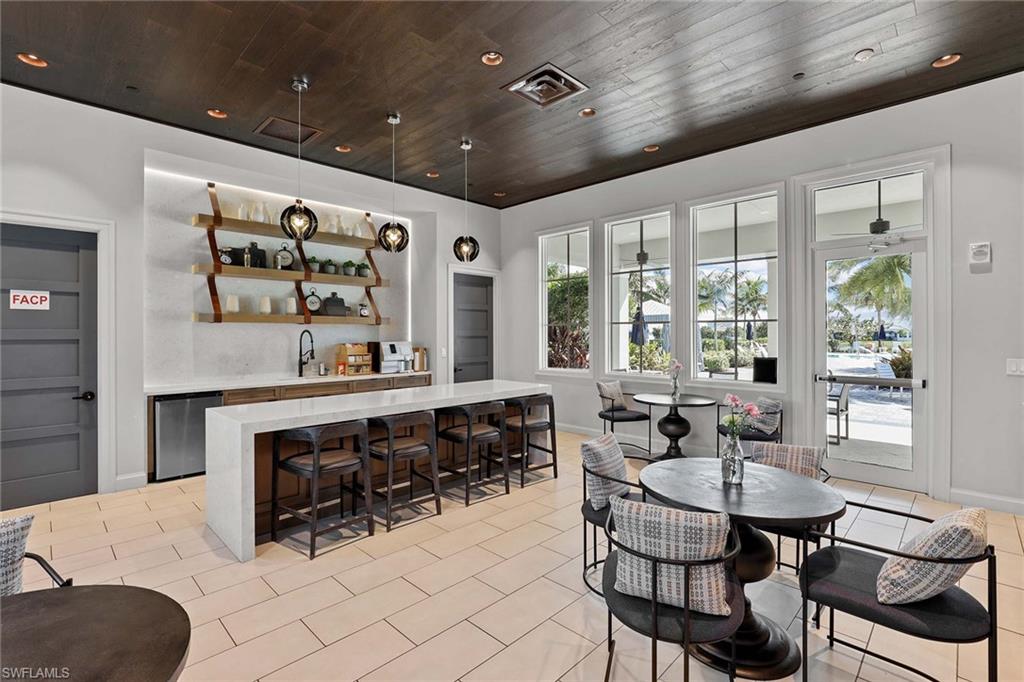 8936 Saint Lucia DR 201