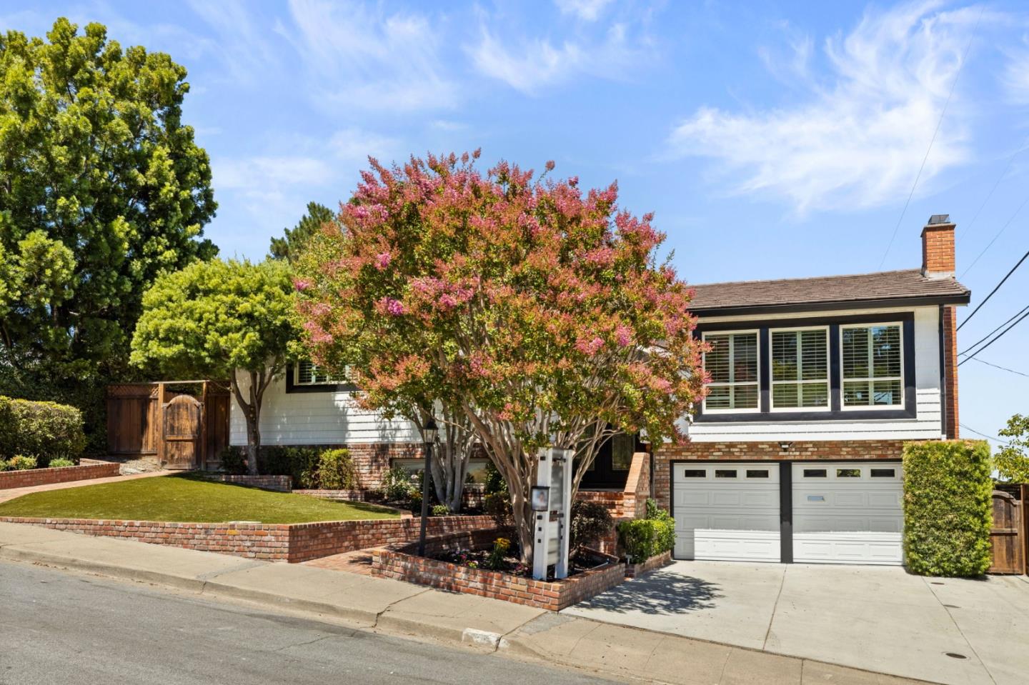925 Cambridge RD
