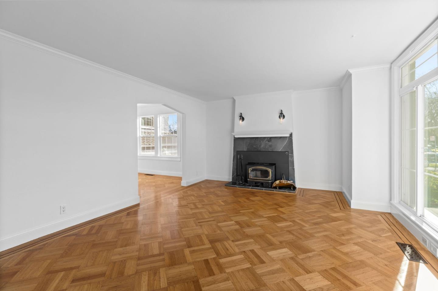 105 Lindbergh ST