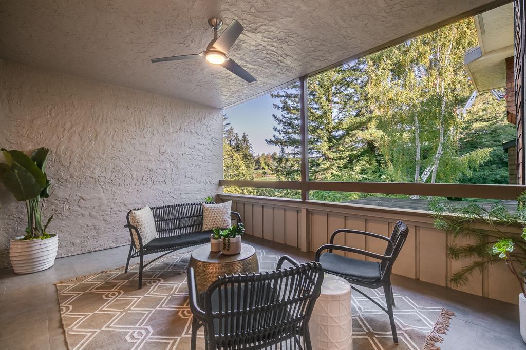 1202 Sharon Park DR