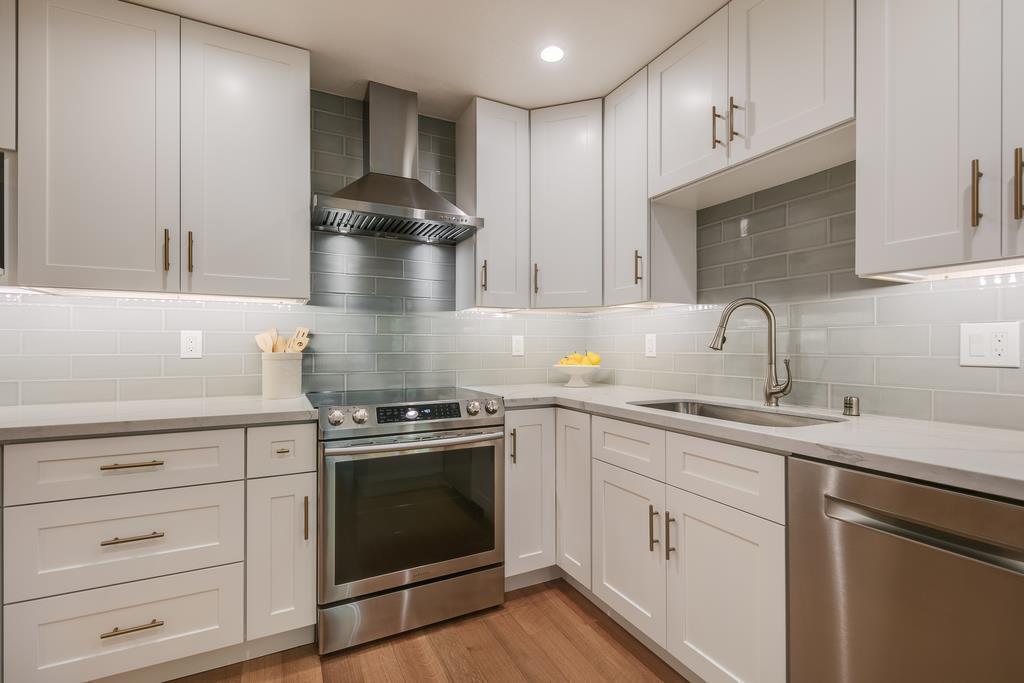 1202 Sharon Park DR