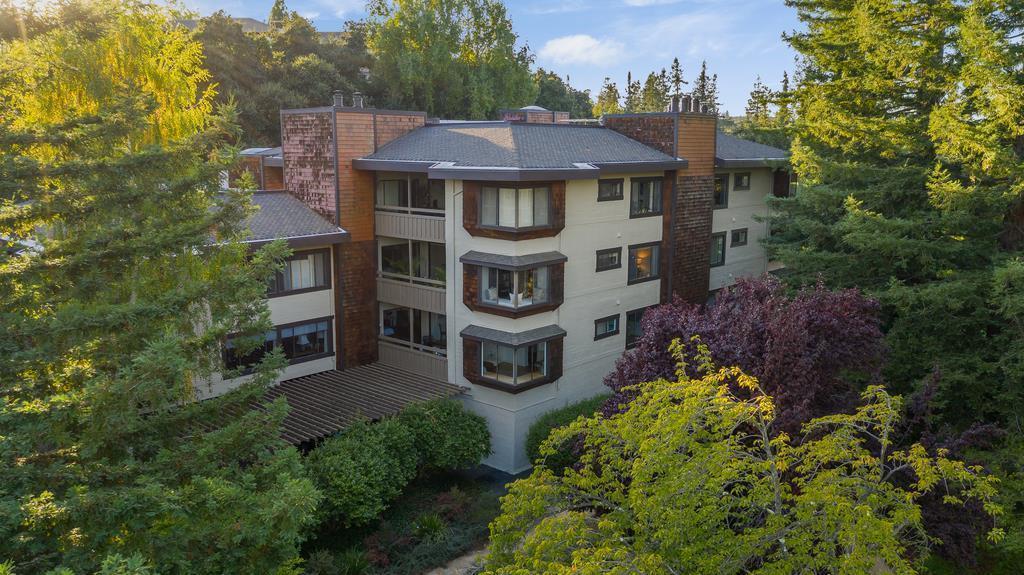 1202 Sharon Park DR
