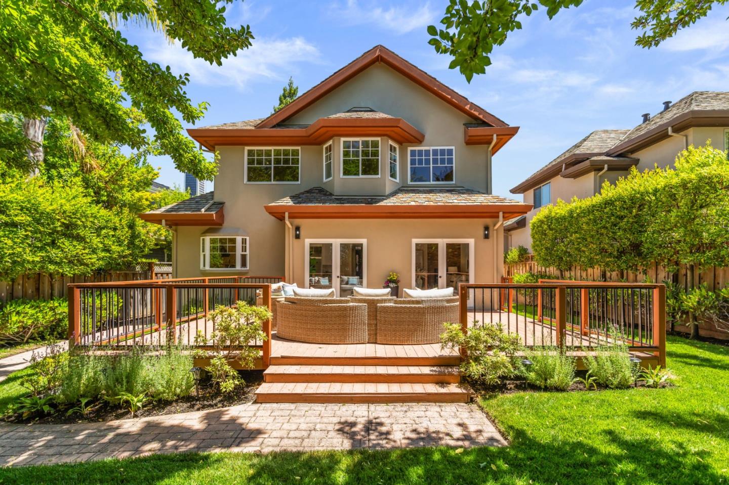 2124 Oakley AVE