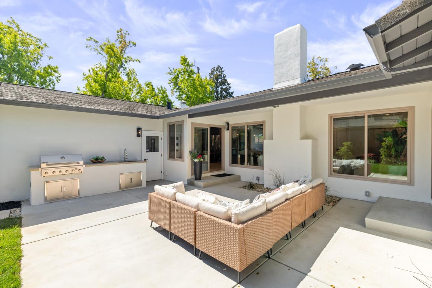 1961 Fordham Way