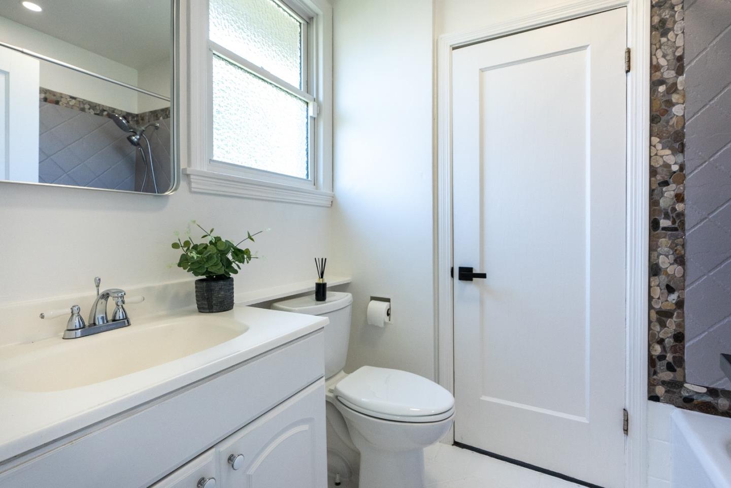 2653 Brewster Avenue