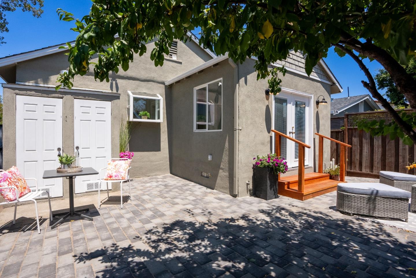 2653 Brewster Avenue