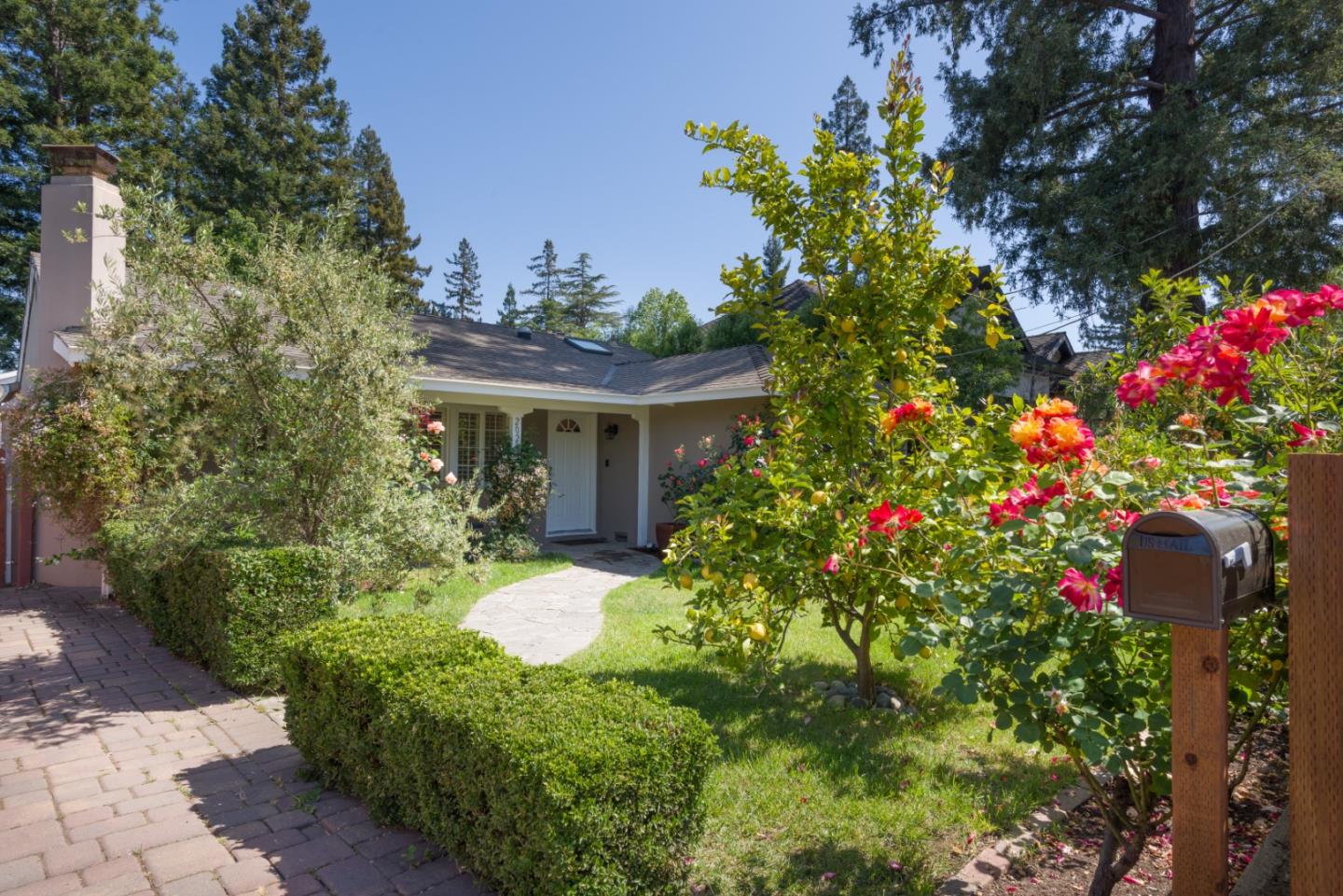 2023 Valparaiso Avenue