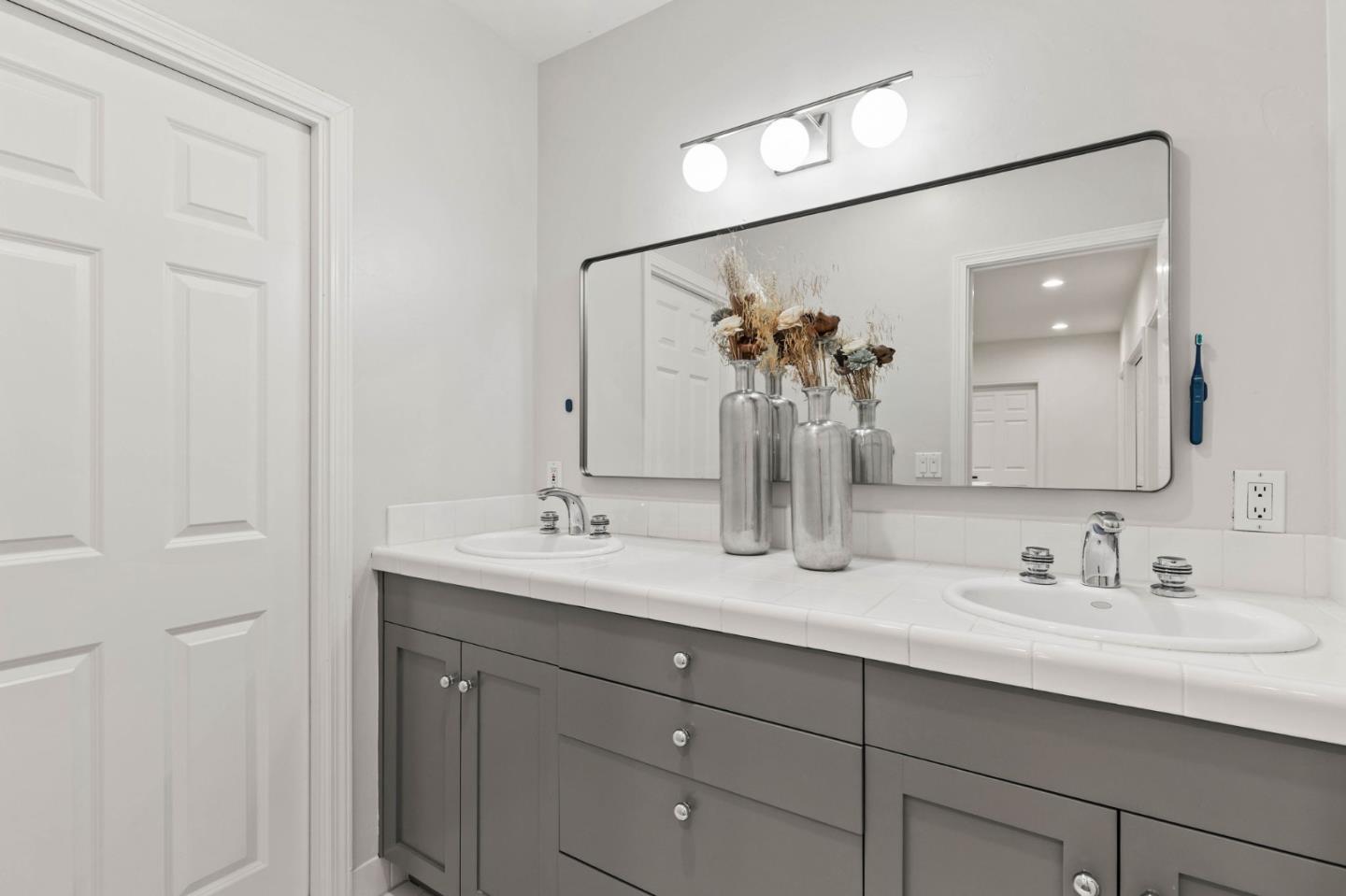 2140 Monterey Avenue