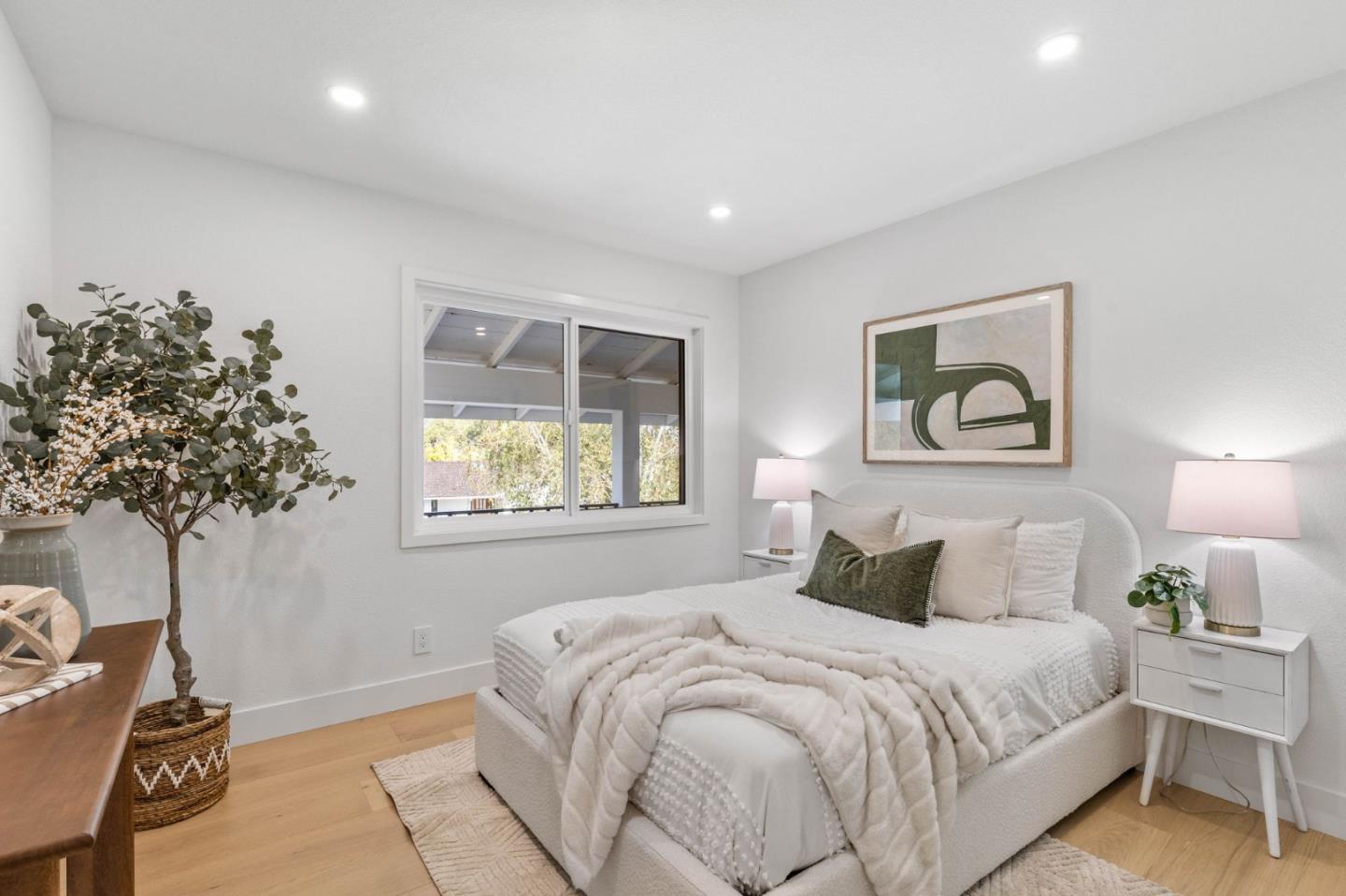 19522 Via Real Drive