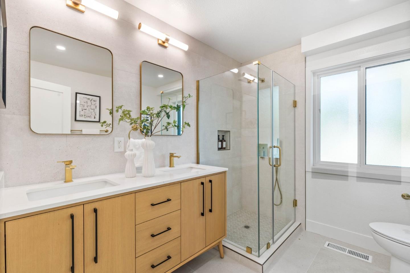 19522 Via Real Drive