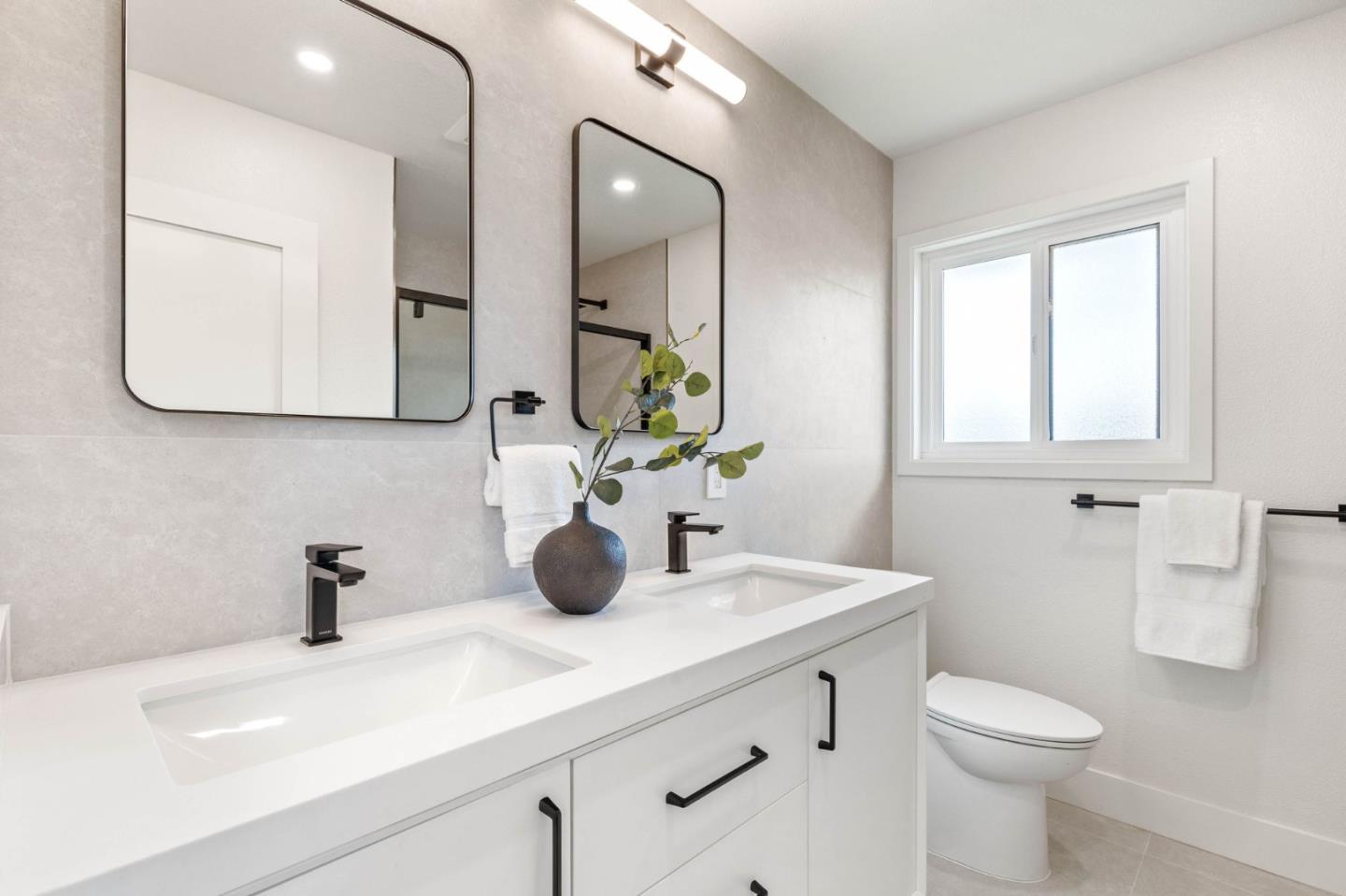 19522 Via Real Drive