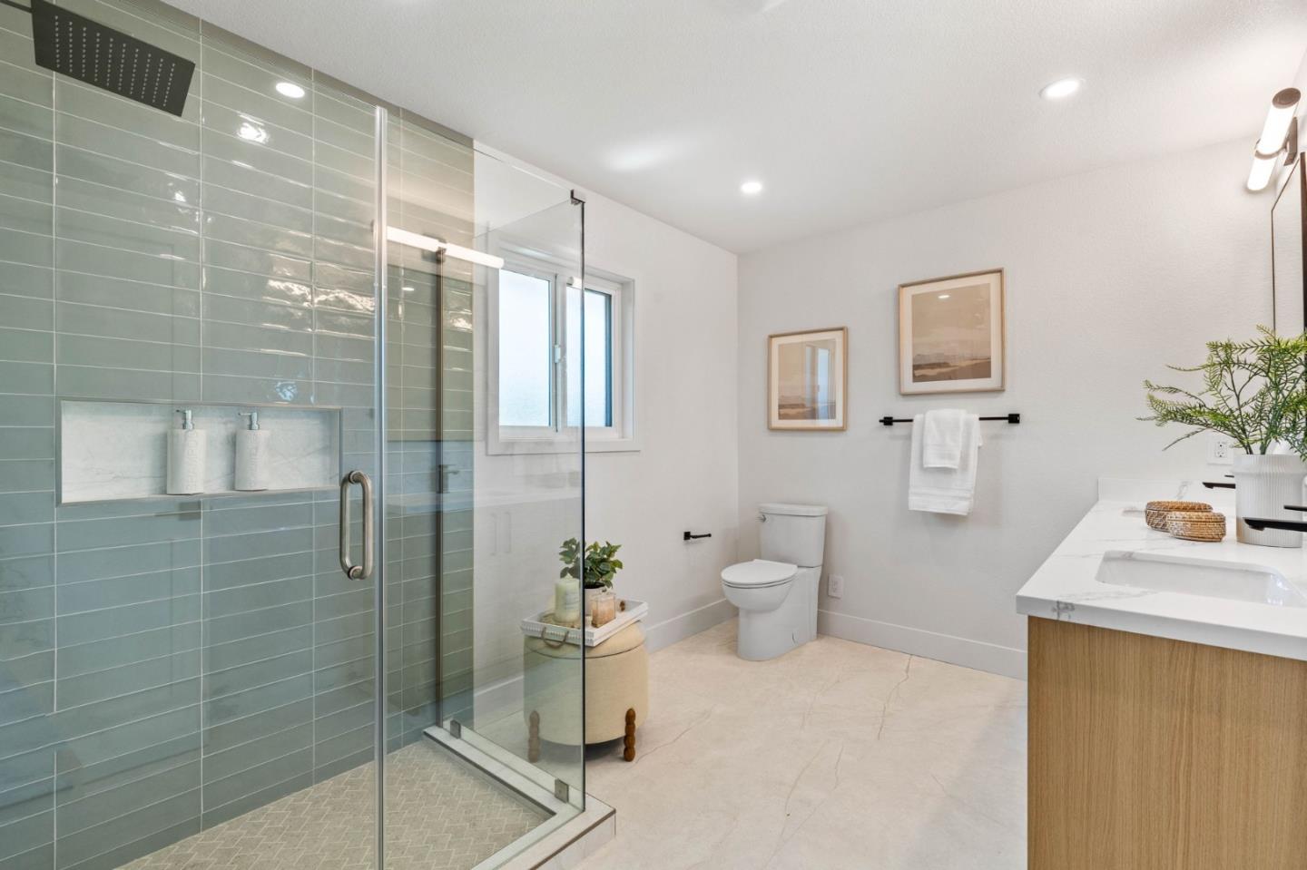 19522 Via Real Drive