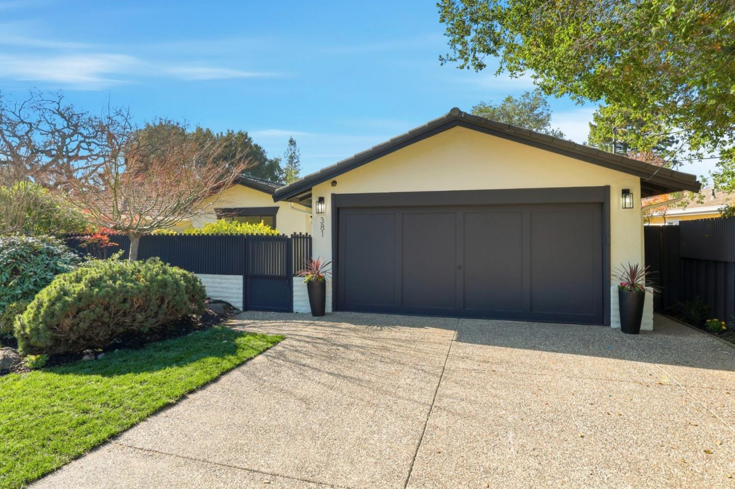381 Leland Avenue