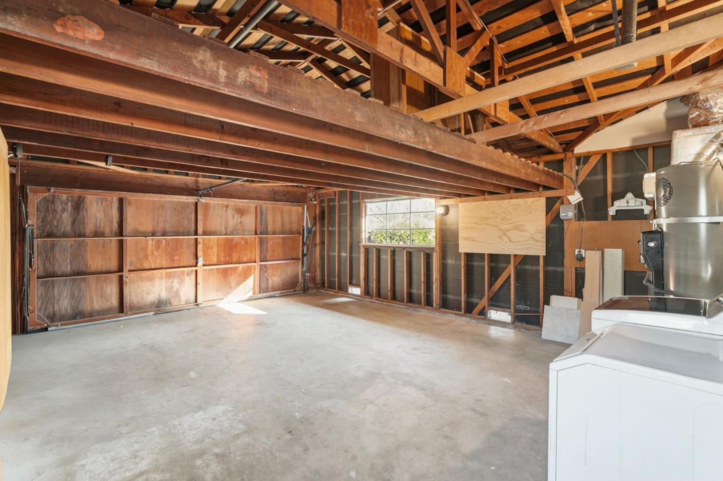 381 Leland Avenue