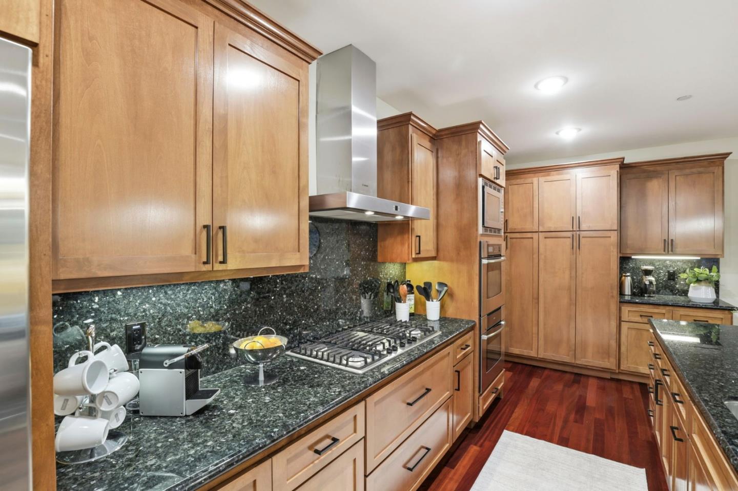 2067 Santa Cruz Avenue