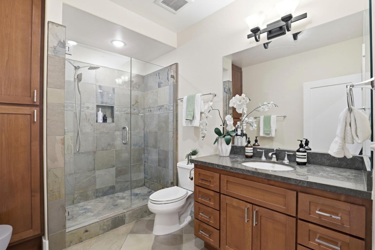 2067 Santa Cruz Avenue