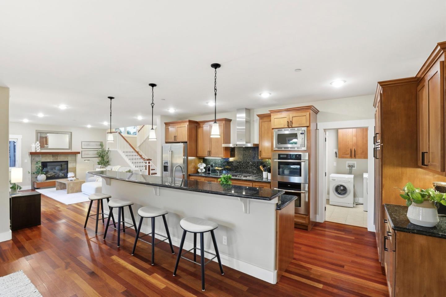 2067 Santa Cruz Avenue