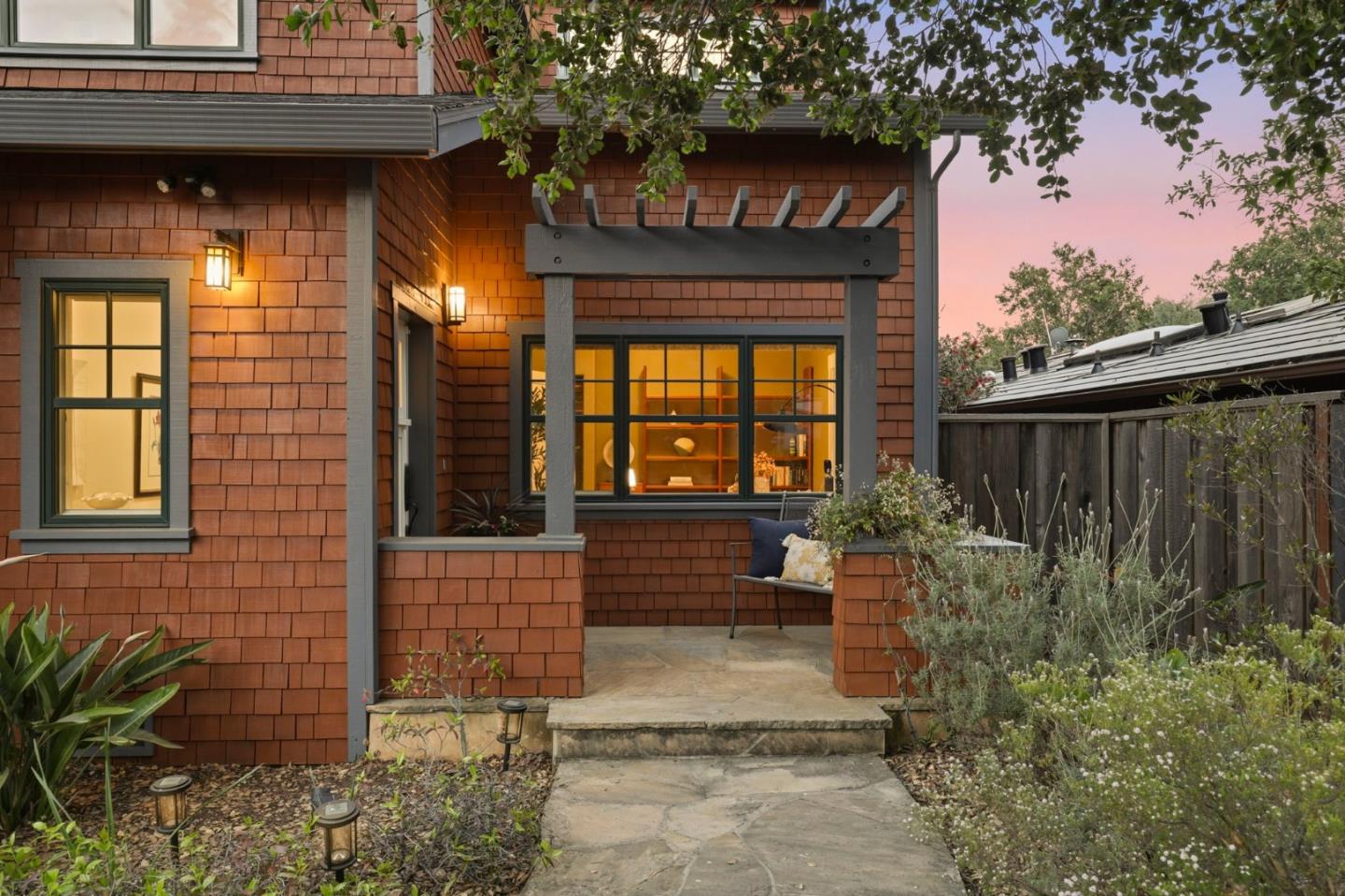 2067 Santa Cruz Avenue