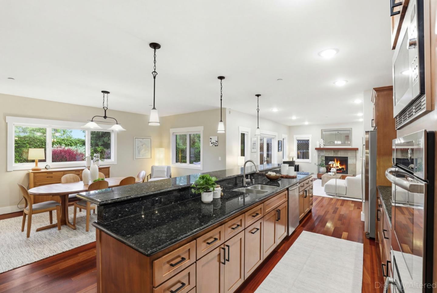 2067 Santa Cruz Avenue