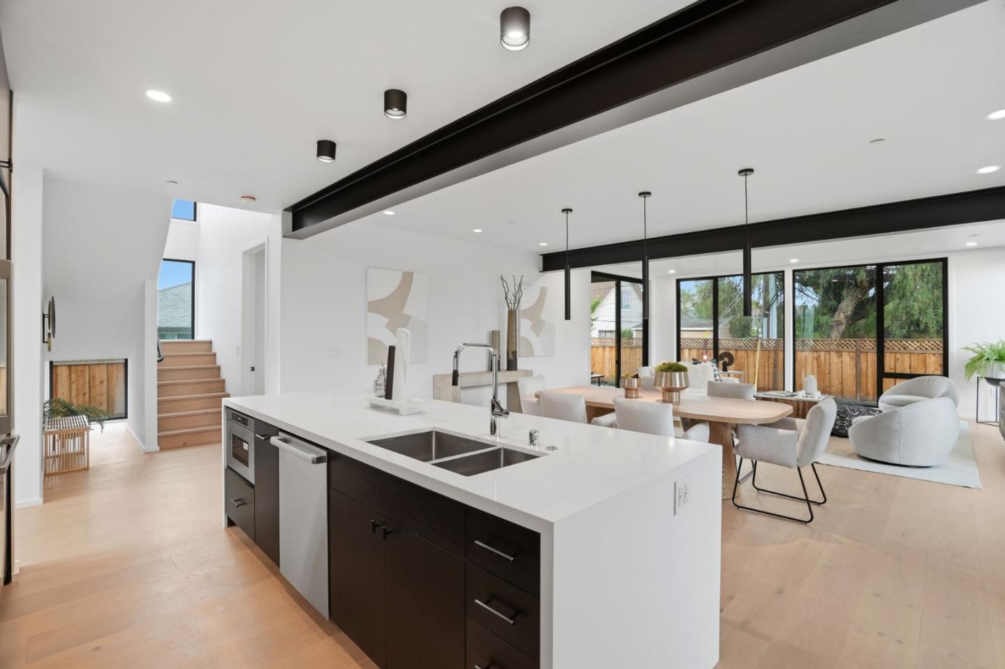 3012 Vistamont Drive