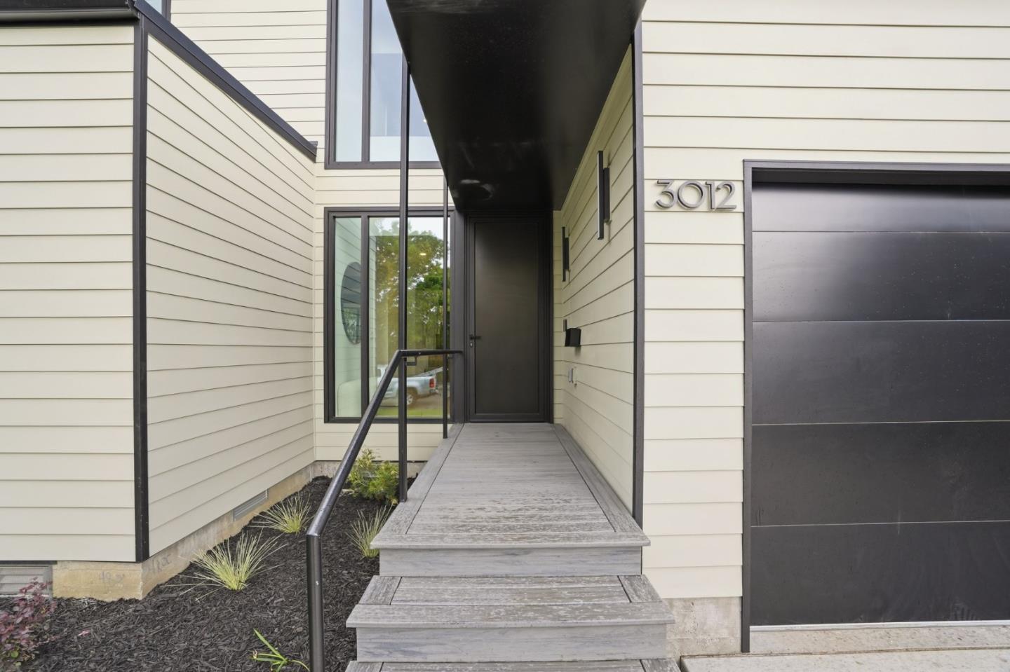 3012 Vistamont Drive